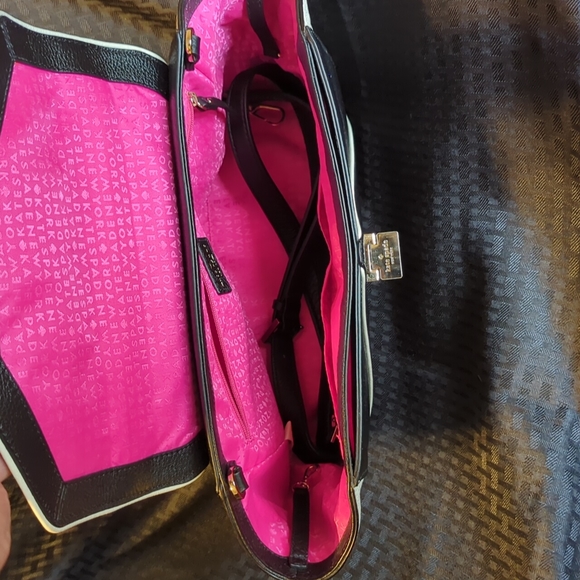 UEC Gorgeous Kate Spade, Color - Black and Porcelain Purse. Beautiful interior. - Picture 4 of 8